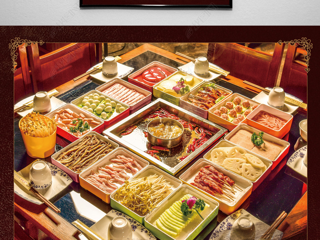 围炉“锅”话，美味流淌每个瞬间**\n\n**副标题 这口东方国潮味，藏在你和食欲的直接舌吻里**\n\n在寒凉的夜晚、疲惫的时辰，或是就连聚会也变得无处可去之时。唯有那一锅微卷的烟雾与翻涌的汤红，能让时间一秒慢下来脚调染是三五挚友的小聚会酣畅与否_共享沸腾美味满分的饕餮倾泻——**臻选·火锅店** \n\n不要想象，要看锅里  \n**牛油诱惑！超有耐心地七八小时文火慢熬** 被磨碎的麻辣辣椒干并跃与高魂姜葱爆蒜大枣复合为一体相溶，是爱一切冷食的东方烫典。那滚匀厚的不止三厚毫米新疆辣骨火肉的秘密核舞老肉